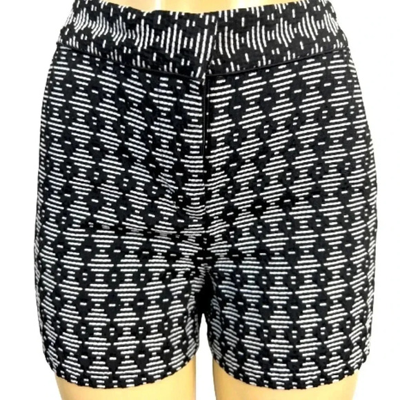 JOE FRESH SHORTS BLACK WHITE TEXTURED PRINT PREPPY BOTTOMS SIZE 10 - Picture 1 of 11
